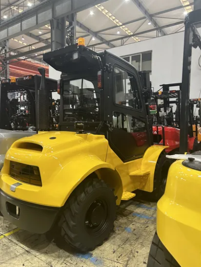 2-5-3-3-5-Ton-2WD-Diesel-Rough-Terrain-Forklift-Hangcha-Equipped-with-Engine-Industrial-All-Terrain-Lifting-Truck