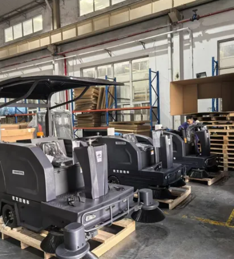 Hangcha-B1900-Lead-Acid-Ride-on-Floor-Sweeper-Automatic-Dust-Collection-Driving-Sweeper-Low-Noise-Cleaning-Machine-for-Workshop-Mall-Community-Street (2)