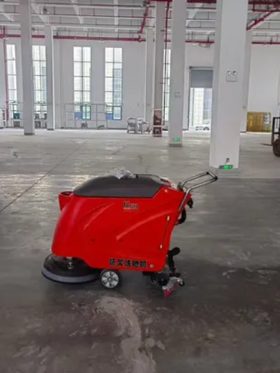 Hangcha-R60-Lead-Acid-Self-Propelled-Floor-Scrubber-Industrial-Floor-Cleaner-Remove-Oil-Metal-Dust-for-Steel-Processing-Warehouse (1)