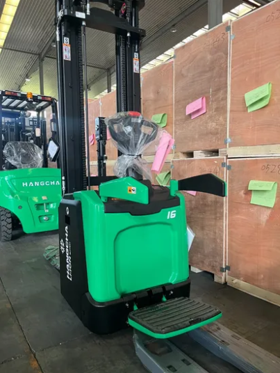 Hangcha-X-Series-Stable-Lifting-Energy-Saving-Warehouse-Pallet-Stacker-Lithium-Battery-Driven-1200kg-to-2000kg-Capacity-Low-Noise-Reliable (1)
