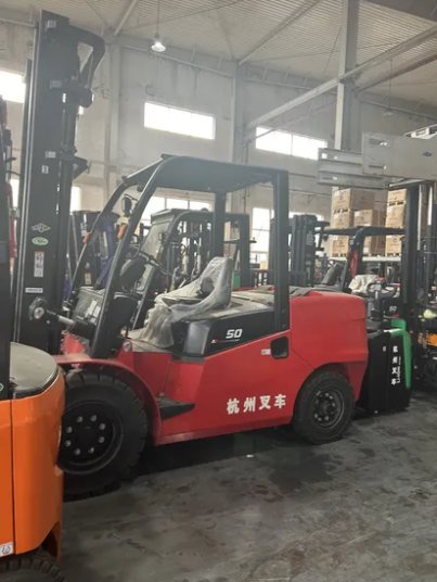 Heavy-Duty-Hangcha-CPC25-A2w27-2500kg-Diesel-Forklift-A2-Model-Stable-Low-Fuel-Consumption-Industrial-Cargo-Handling-Forklift