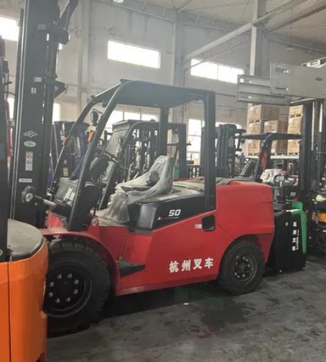 Heavy-Duty-Hangcha-CPC25-A2w27-2500kg-Diesel-Forklift-A2-Model-Stable-Low-Fuel-Consumption-Industrial-Cargo-Handling-Forklift