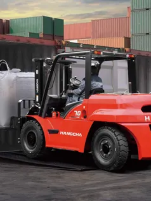 Hot-Selling-Hangcha-5-6-7-8-5-10-Ton-X-Series-Heavy-Duty-Diesel-Forklift-Truck-with-Fuel-Efficient-High-Pressure-Common-Rail-Engine-for-Container-Handling (5)