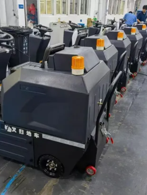 New-Hangcha-B1350-Electric-Ride-on-Sweeper-with-Lead-Acid-Battery-Large-Capacity-Dust-Bin-for-Cement-Asphalt-Ground-Cleaning